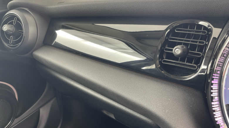 MINI Hatchback 2.0 Cooper S Classic Premium 5dr Auto Petrol Hatchback